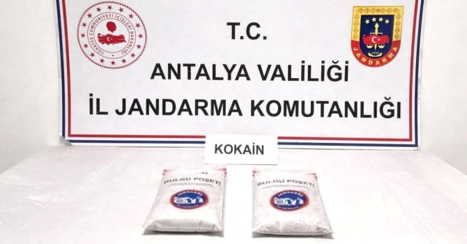 Antalya’da 1,3 kilogram kokain ele geçirildi, 2 şüpheli tutuklandı