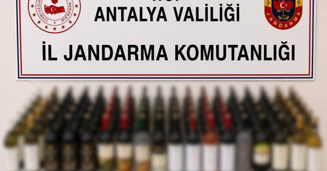 Alanya’da 108 litre kaçak alkol ele geçirildi