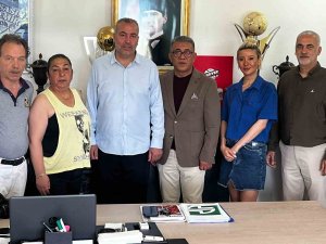 Adana Demirspor’a yerel basından 100 bin liralık destek