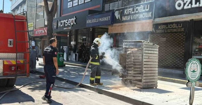 Antalya’da elektrik trafosunda çıkan yangın kokuttu