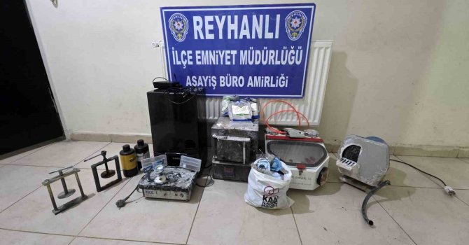 Kaçak atölyede diş protezi ve implant üreten işletmeye baskın