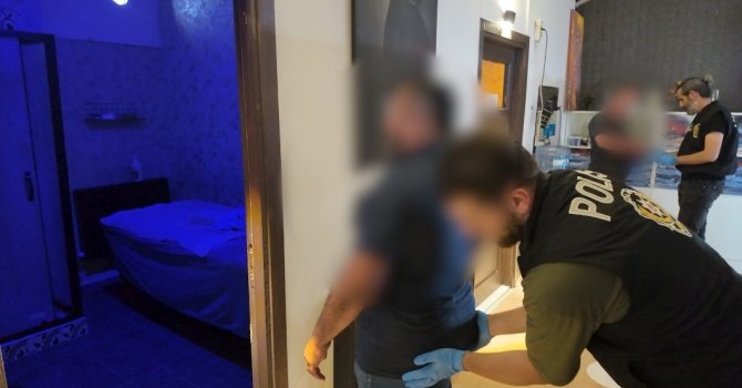 Isparta’da masaj salonlarına fuhuş operasyonunda 2 tutuklama