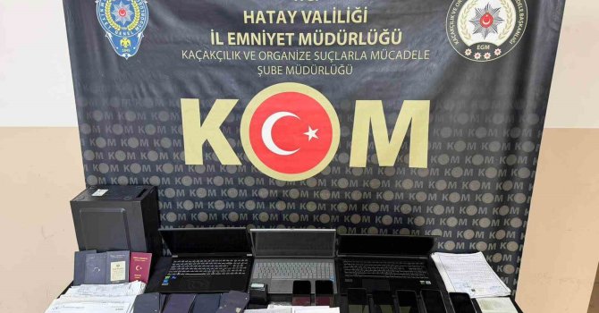 Ayak bile basmadıkları ülkelerde yıllarca çalışmış gibi gösterilen şahısları sahte belgelerle emekli eden çeteye operasyon