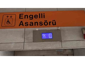 Engelli asansörünün amacı dışında kullanılmasına engellilerden tepki