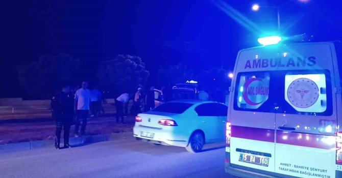 Yolcu otobüsü ile hafif ticari araç çarpıştı: 3 yaralı