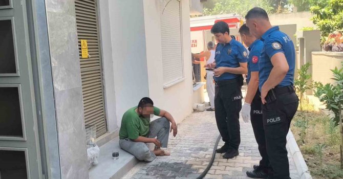 Annesine sinirlendi kendini eve kapatıp yakmaya çalıştı, mahallede korku ve öfke dolu anlar