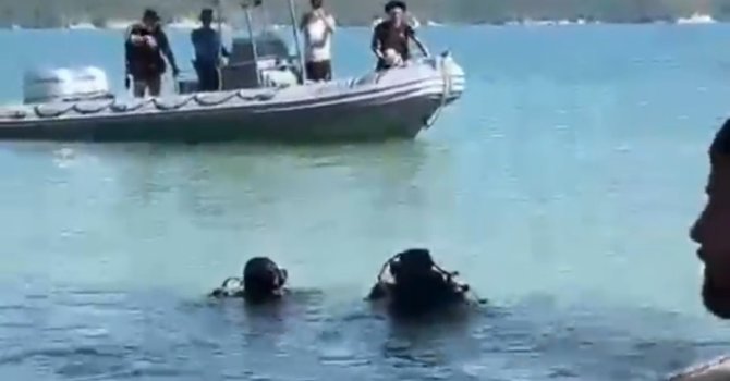 Dalgıç polisin dakikalarca süren mücadelesi sonuç verdi: Kalbi duran 8 yaşındaki çocuk hayata döndü