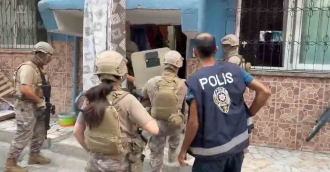 Altın zincir gasp eden şüpheliler yakalandı: 5 tutuklama