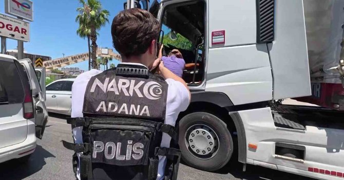 Adana’da tırda 1 milyon 800 bin uyuşturucu hap ele geçirildi