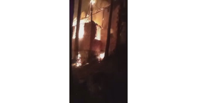 Yaylada 2 katlı evden yükselen alevler ormana sıçramadan söndürüldü