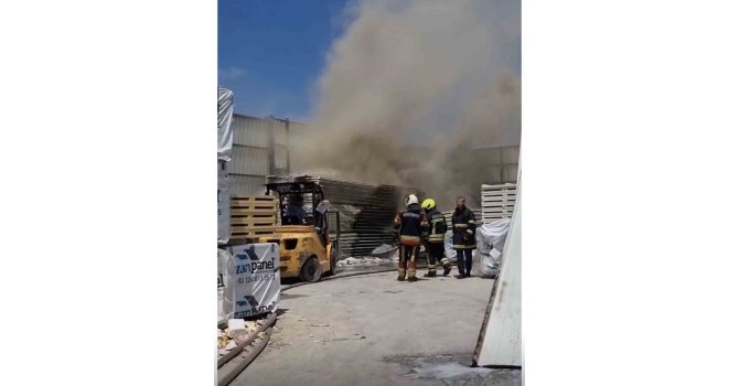 Tarsus’ta depo yangını