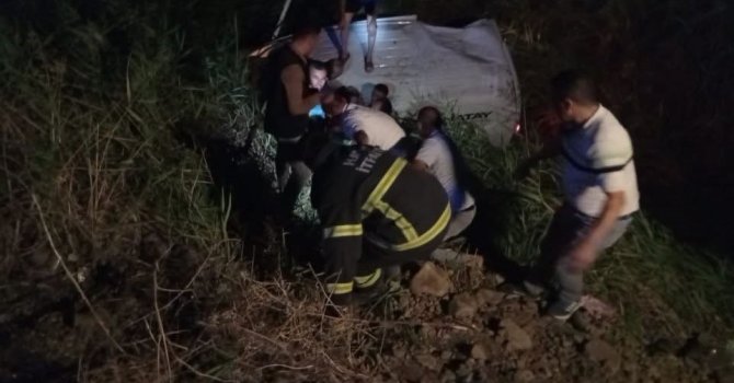 Kırıkhan’da kamyonet şarampole uçtu: 3 yaralı