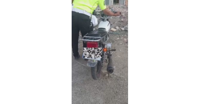 Abartı egzoz kullanan 9 motosikletliye 1 milyon 350 bin TL ceza