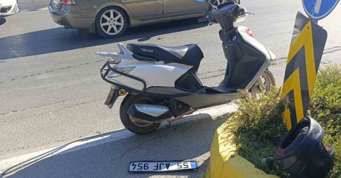 Hafif ticari araç ile motorlu bisiklet çarpıştı: 1 yaralı