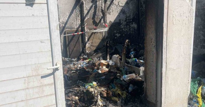 Alanya’da 5 yıldızlı otelin geri dönüşüm deposundaki yangın korkuttu