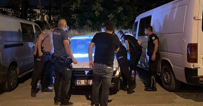 Burdur’da aracın içinde hareketsiz bulunan genç hastanede hayatını kaybetti
