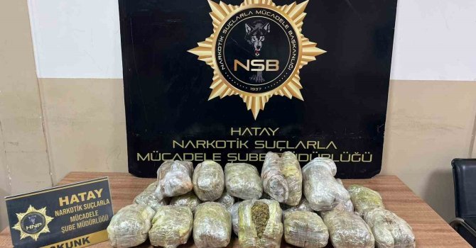 Hatay’da 8 kilo 900 gram esrar yakalandı: 4 tutuklama