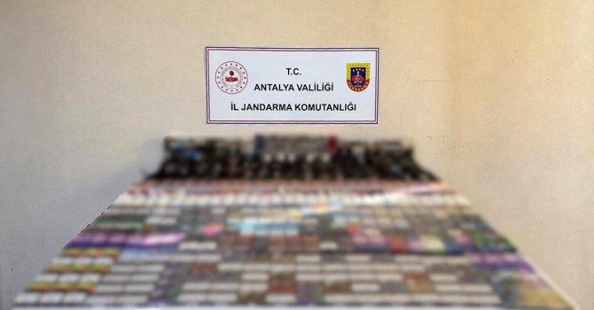 Kemer’de kaçak sigara operasyonu: Bin paket kaçak sigara ele geçirildi