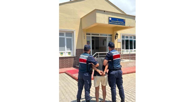 Alanya’da "jandarmayım" deyip hesap ödemeden ayrılan şüpheliye operasyon