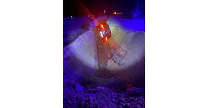 Isparta’da çukura devrilen otomobilin sürücüsü yaralandı