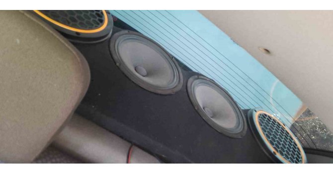 Yüksek sesle müzik açan 2 sürücüye toplam 246 bin 898 TL ceza