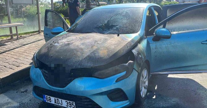 Seyir halindeki otomobil alev aldı, ilk müdahale orman işletme personelinden geldi