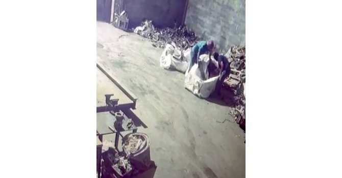 Yüzlerinde maskeyle gelip 250 bin TL’lik bakır çaldılar