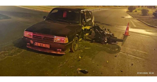 Manavgat’ta otomobil ile çarpışan motosikletteki 2 kişi yaralandı
