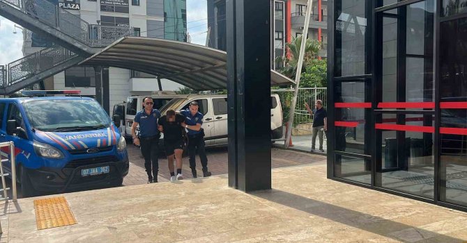 Devlete ve polise hakaret eden yabancı uyruklu şüpheli adliyeye sevk edildi