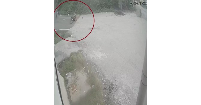 Motosiklet ve bisikletli çocuğun çarpıştığı anlar kamerada