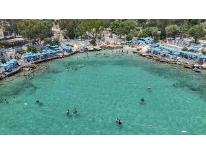 Mersin’de plajlar yaz sezonunda yoğun ilgi görüyor