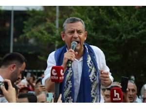Özgür Özel’den yeni parti sinyali: "Sizi hiç üzmeden yeni bir yol açacağız"