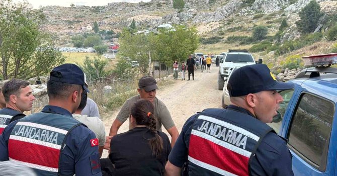 Şenlikte düşüp yaralanan kadın için jandarma zamanla yarıştı