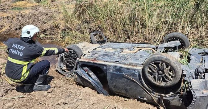 Takla atarak hurdaya dönen otomobilin sürücüsü yaralandı