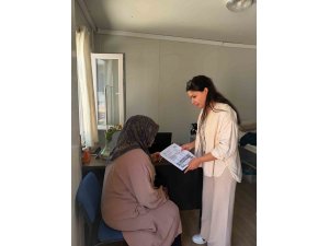 Yayladağı’nda "Her Gebeye Bir Ebe" uygulamasıyla ev ziyaretleri sürüyor