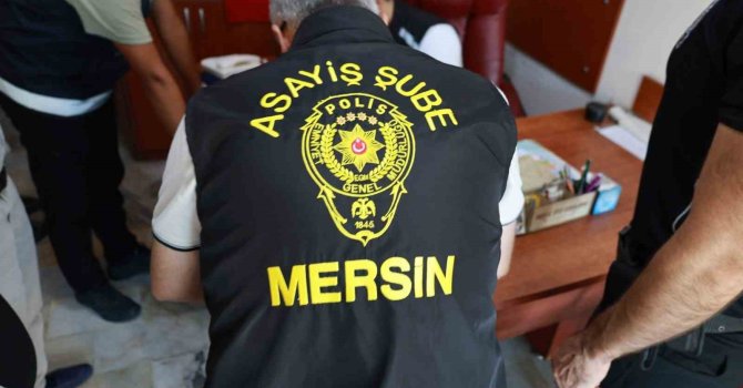 Mersin’de konaklama tesisleri denetlendi, aranan 3 şüpheli yakalandı