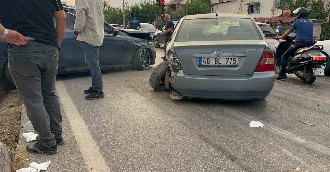 Osmaniye’de zincirleme trafik kazası: 2 yaralı