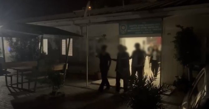 Mersin’de halk plajında hırsızlık yapan 5 şüpheli Osmaniye’de yakalandı