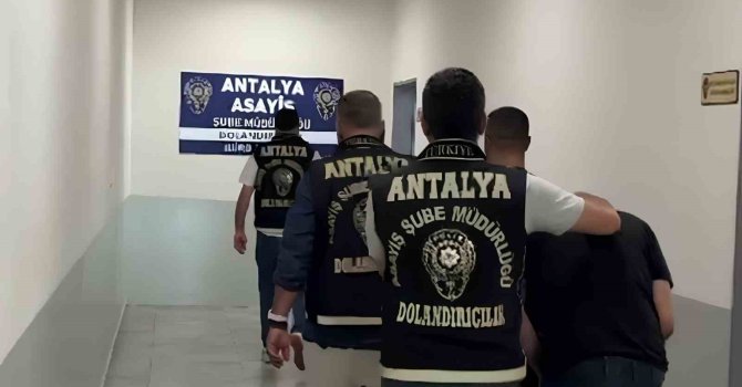 Kuyumculara sahte altın diş satan şüphelilere, polisten ’Gülen yüz’ operasyonu