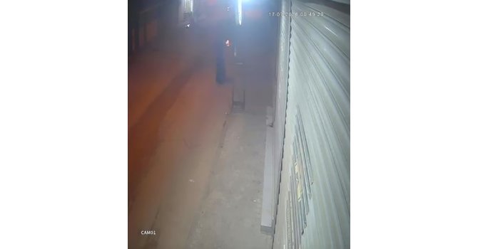 Tanınmamak için kadın kılığına girip silahlı saldırı düzenledi