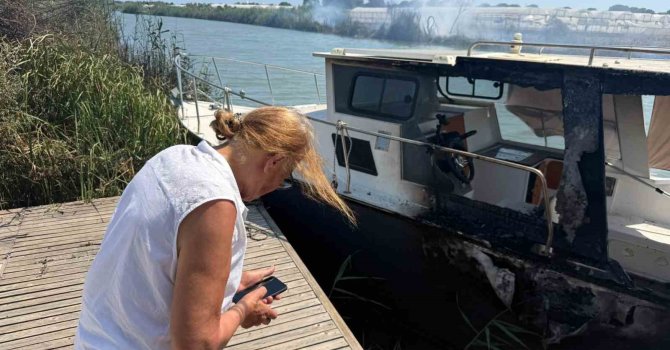 Rüzgarın büyüttüğü yangın villanın bahçesine sıçradı, milyonluk tekne hasar gördü