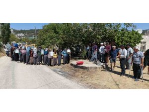 Mersin Silifke’de su sıkıntısı: Bidonlarla su taşıyan köylüler destek istedi