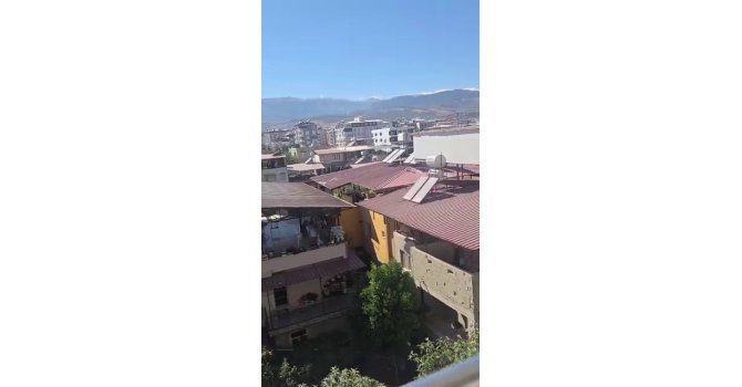 Düğün kutlamasında havaya açılan ateş mahalleliye korku yaşattı
