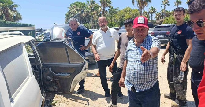 Otele ölçü almaya gitti, geri döndüğünde aracını yanmış halde buldu