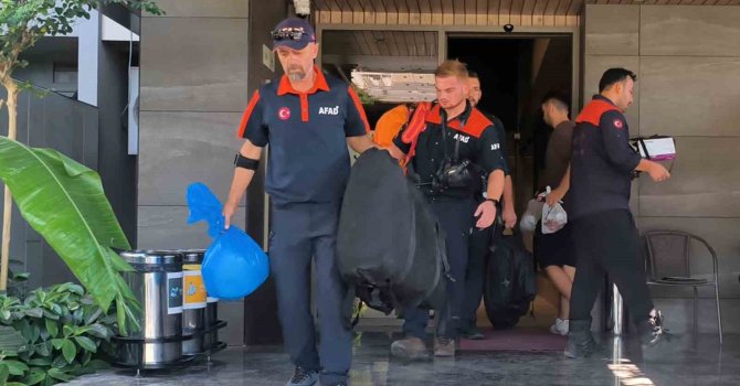 Otel odasında ölü bulundu, yanındaki maddeler ekipleri alarma geçirdi