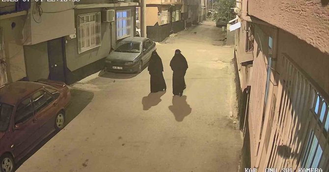 Çarşaf giyip keşif yaptılar, 40 dakikada servet çaldılar