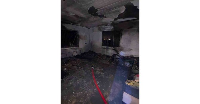 Antakya’da çıkan yangında ev kullanılmaz hale geldi