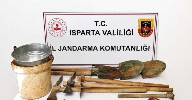 Isparta’da jandarmadan kaçak kazı operasyonu