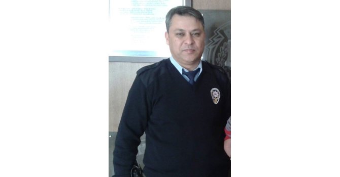 Evinde kalp krizi geçiren polis memuru hayatını kaybetti