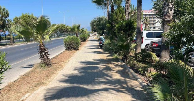 Otelin önüne bıraktığı motosikleti sabah göremeyince hırsızlığı güvenlik kamerasından gördü